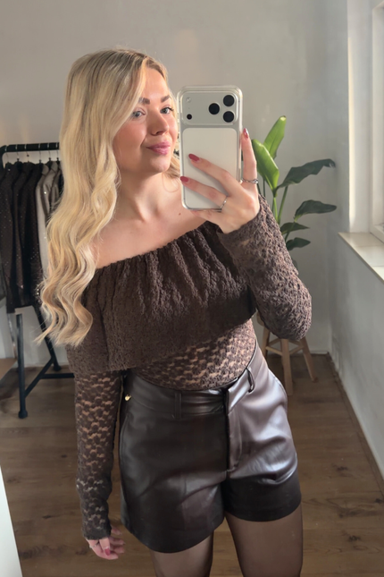 FEMM kanten off shoulder top - bruin