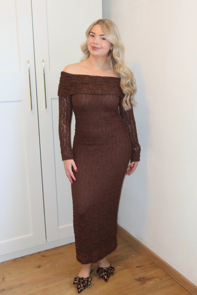 GIGI kanten off shoulder jurk - bruin
