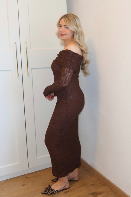 GIGI kanten off shoulder jurk - bruin